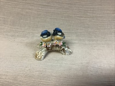 Capodimonte Italy Vintage Figurine 2 Bluebirds Sitting On Tree Branch W/ Flowers