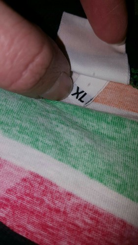 Vintage 90s Womens United Colors of Benetton triangles T-Shirt XL single stitch - Picture 5 of 6