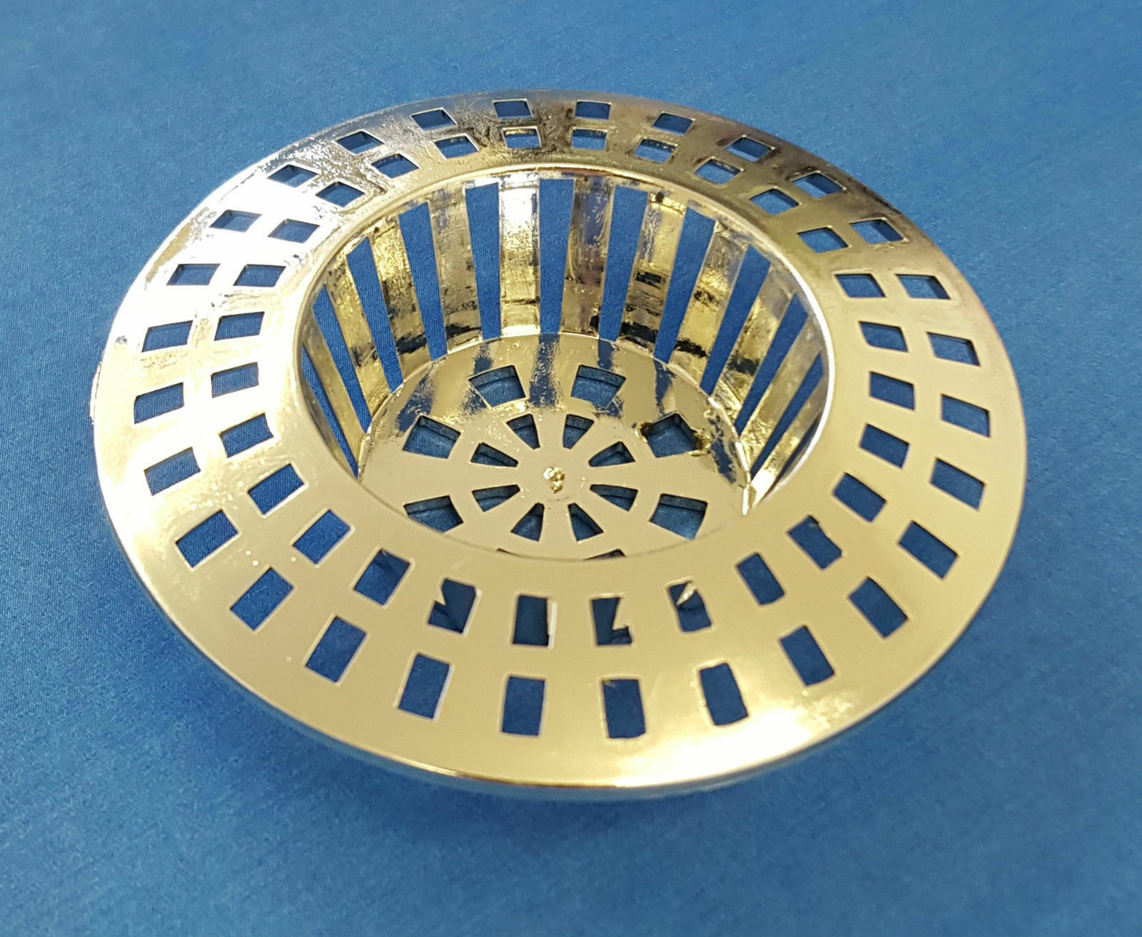 W4 Sink Waste Strainer - Ideal for Caravan & Motorhome Sinks - Chrome Effect