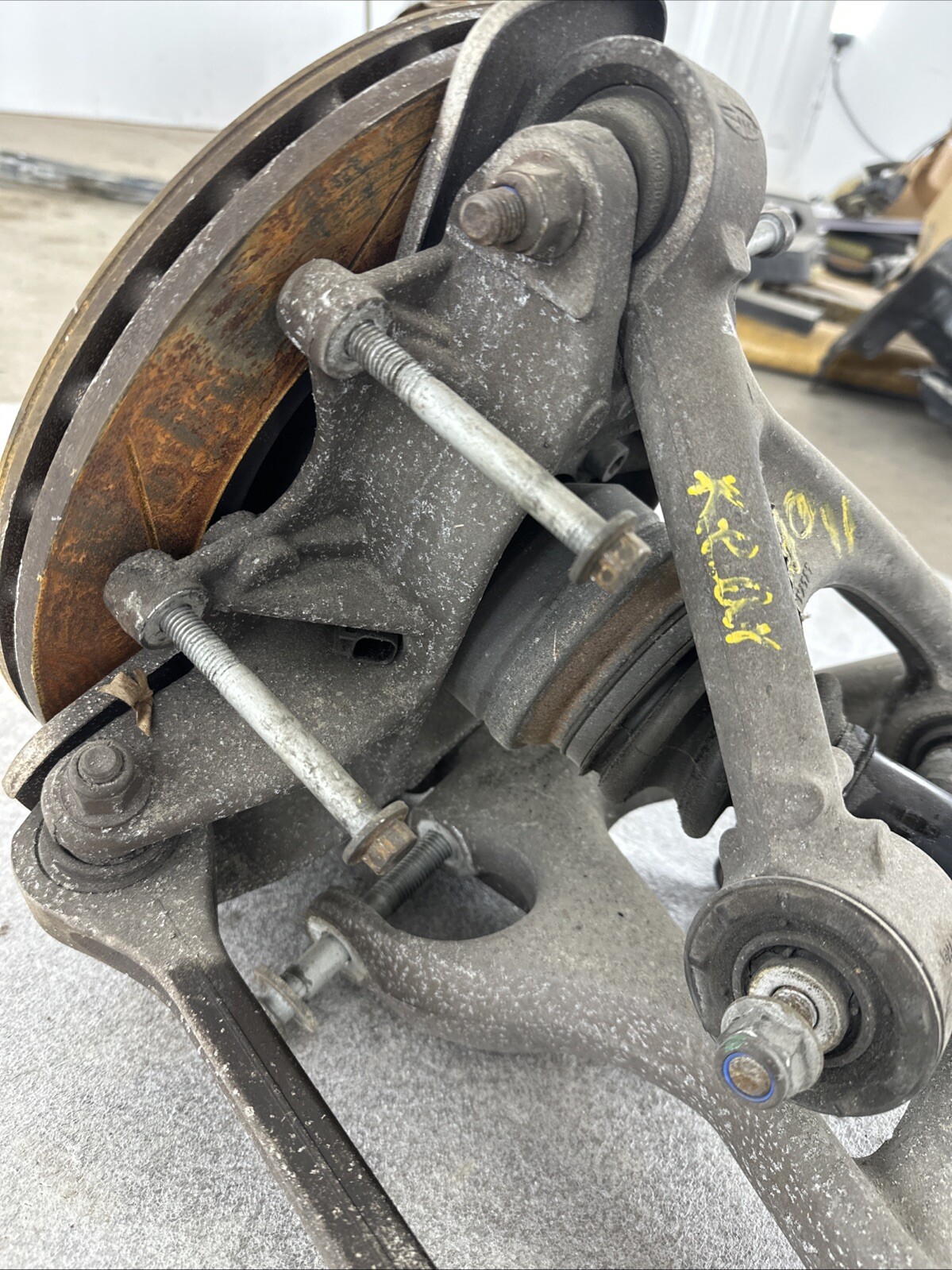 2011 Aston Martin DB9 Complete Rear Left Suspension Assembly Axle Control Arm