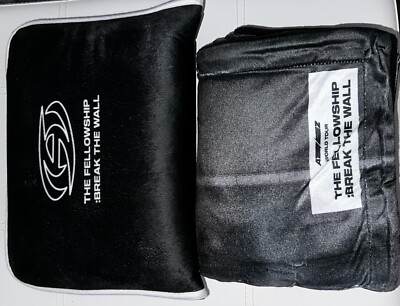 ATEEZ [THE FELLOWSHIP :BREAK THE WALL EUROPE] ULTIMATE VIP MERCH BLANKET + POUCH