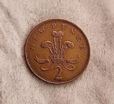 1975 New Pence 2 Coin Queen ELIZABETH II D.G. REG. F.D. Bronze