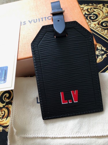 Louis Vuitton FIFA 2018 World Cup Luggage Tag Switzerland RARE NEW in box - Picture 2 of 2