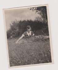 Antique Photo 🎞️ Young Woman Saint-Jean-le-Thomas 1927 Prairie Nature Vintage