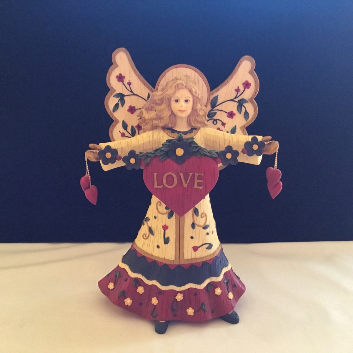☆Angle    Heart☆ Wood look Carved Resin ANGEL with Love Heart Figurine Figure