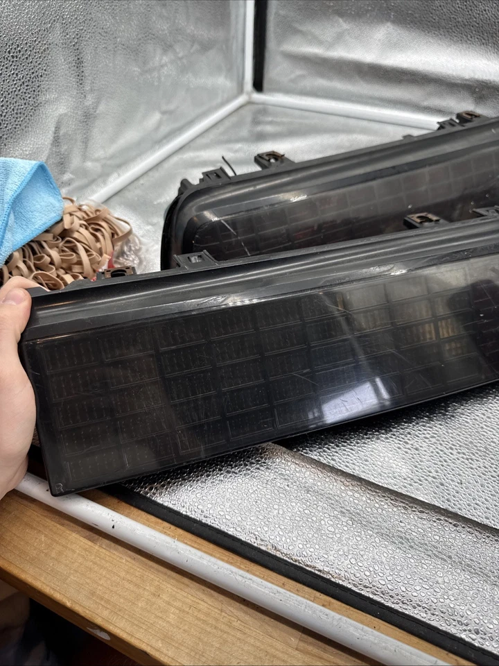 Juego de luces traseras izquierda derecha GM 84-88 Pontiac Fiero originales 16500455 16500456 Foto 2 de 4