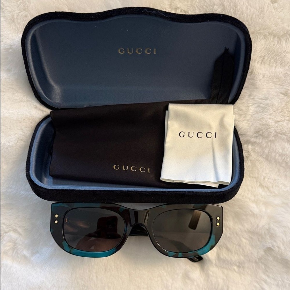 Gucci Black Square Oversized Sunglasses with Dark Lenses Gucci GG0998S-001 Bold Oversized Square Sunglasses with  main image 4