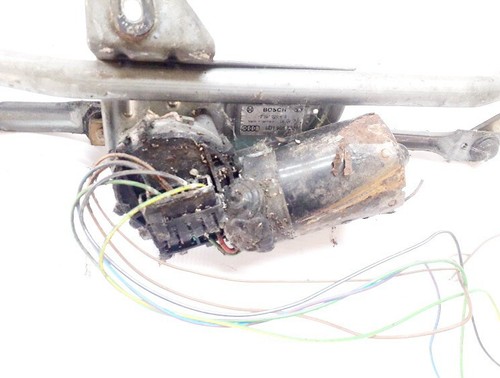 0390241132 vorne Scheibenwischermotor Teilenummer  Audi A4 DE925852-24