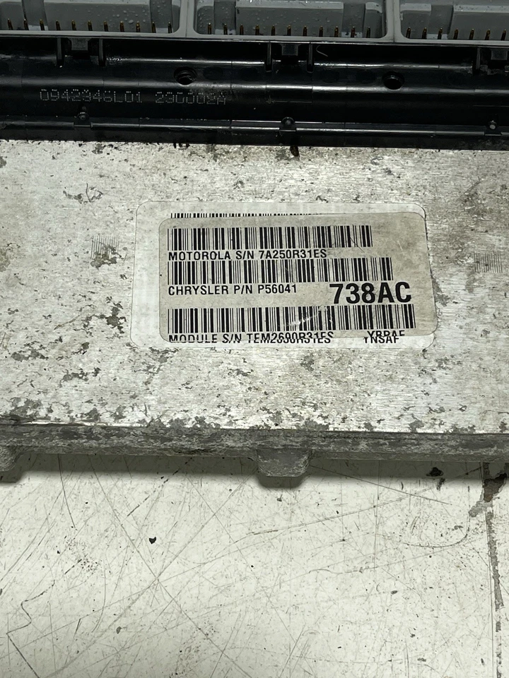 Компьютер двигателя ECU ECM PCM 56041738AC NON SKIM 01 Jeep TJ Wrangler 2.5 от оригинального производителя - Изображение 4 из 4