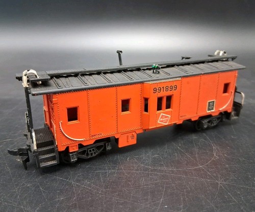 Lima Personalizado Bay Window Caboose Milwaukee Road 991899 Calibre HO | Condition: Used