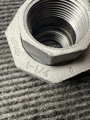 ANVIL 1-1/4” UNION MALLEABLE IRON PIPE SIZE UNION FITTING CLASS 150 - Picture 3 of 5