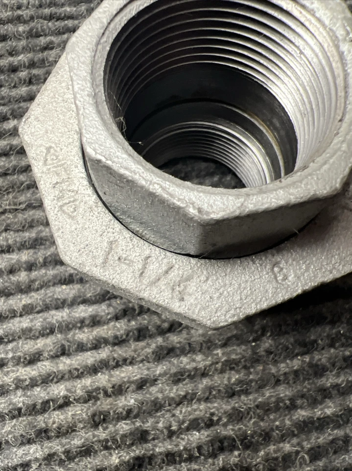 ANVIL 1-1/4” UNION MALLEABLE IRON PIPE SIZE UNION FITTING CLASS 150 - Image 3 of 4