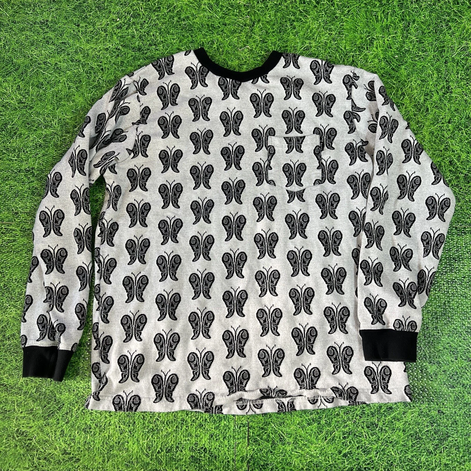 Pull homme Supreme Butterfly taille L 22 x 28