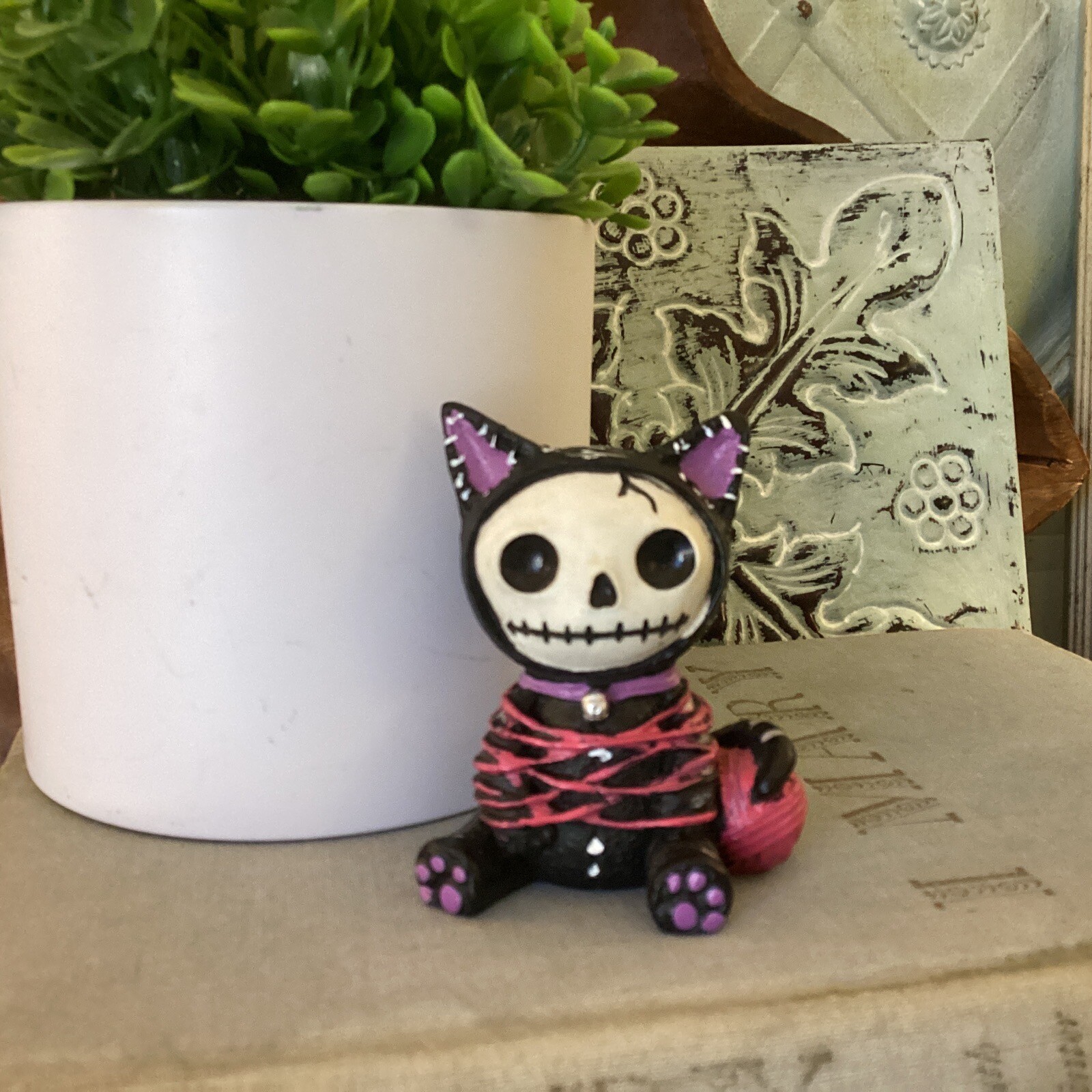 Small Furry Bones Black Purple Voodoo Cat Yarn Bondage Skeleton Fig. Halloween