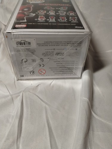 Funko Pop! Marvel - Pandapool - Hot Topic (Exclusive) #328 Deadpool w Protector - Picture 6 of 6