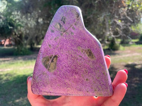 Polished XL purple Stichtite (Atlantisite) hand crafted freeform 2.39lbs 5.2" - 第 1/11 張圖片
