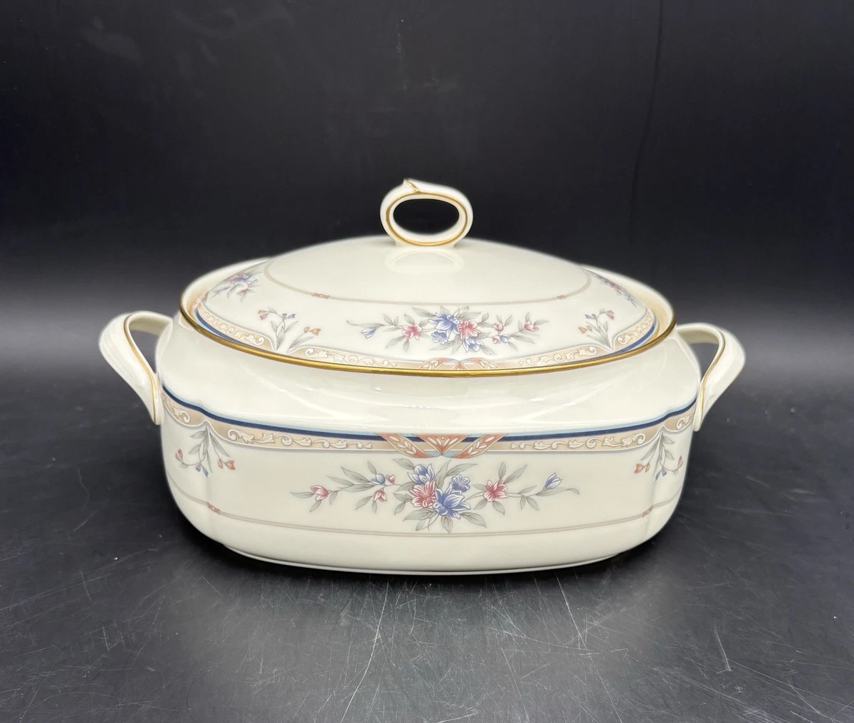 KPM白磁　Covered Vegetable Dish with figure Covered Vegetable Bowl Noritake for sale | eBay