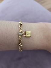 18ct Solid Gold Bracelet Stamped 750. Length 7.5 inches