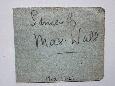 Max Wall / Harry Ray -  Film -  2 original Autogramme  - Größe   8  x 6 cm
