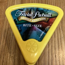 Trivial Pursuit Bite Size Travel Game Family Edition