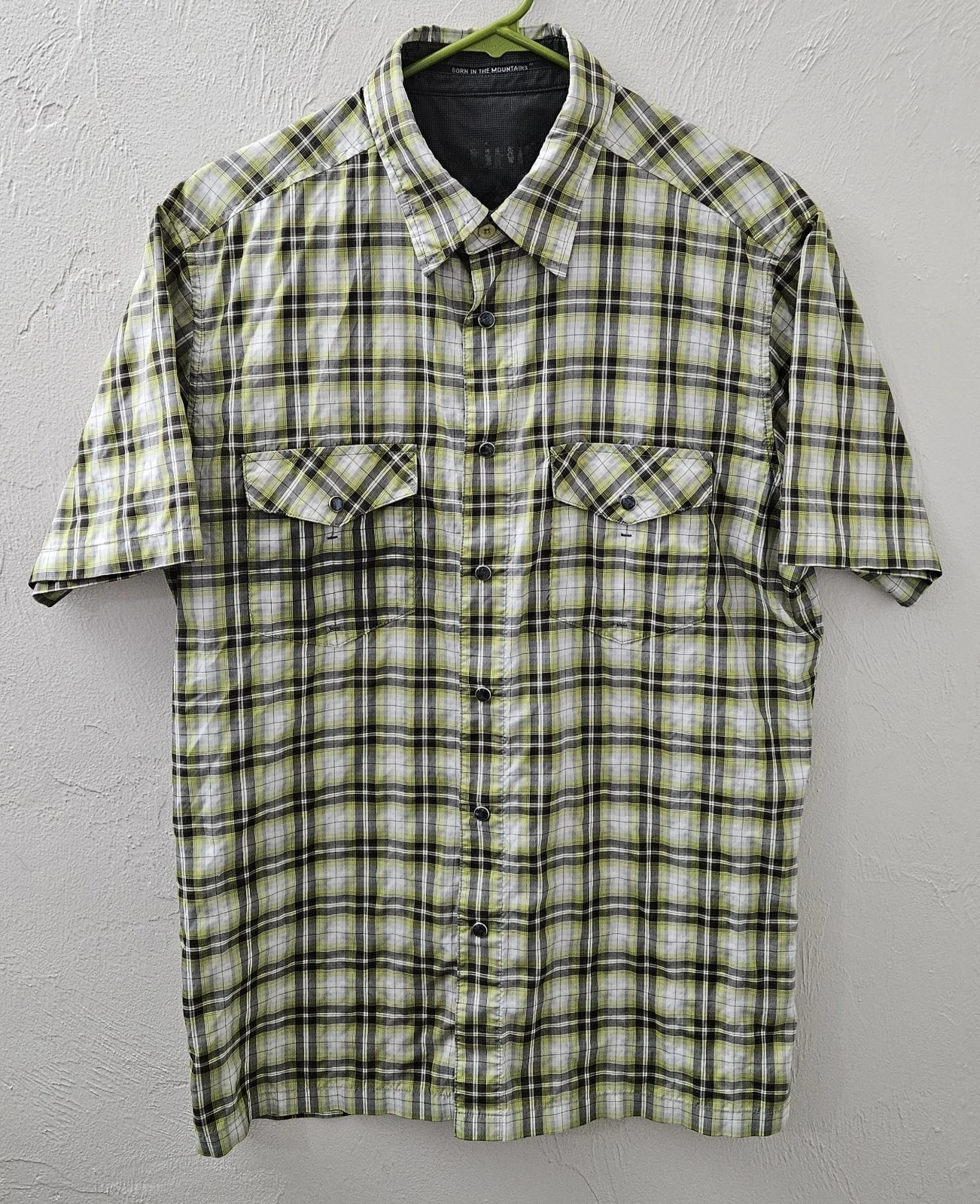 Kuhl Shirt Mens Size Medium Pearl Snap Hiking Climbing Vented Short Sleeve Shirt