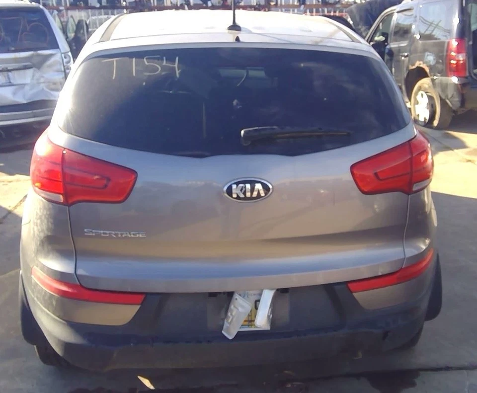 Luz trasera izquierda izquierda para conductor Kia Sportage 2014 15 16 | montada en cuarto Foto 4 de 4