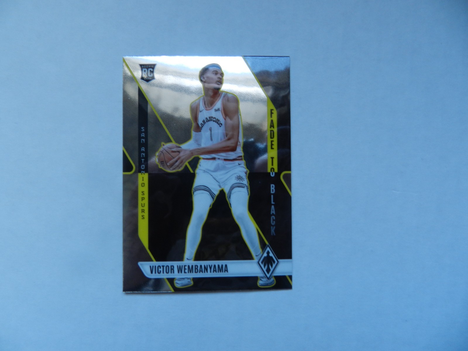 2023-24 Panini Phoenix - Fade to Black Victor Wembanyama #11 (RC)