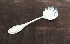Cucchiaino conchiglia x zucchero formaggio in argento 800 stile Impero gr. 23