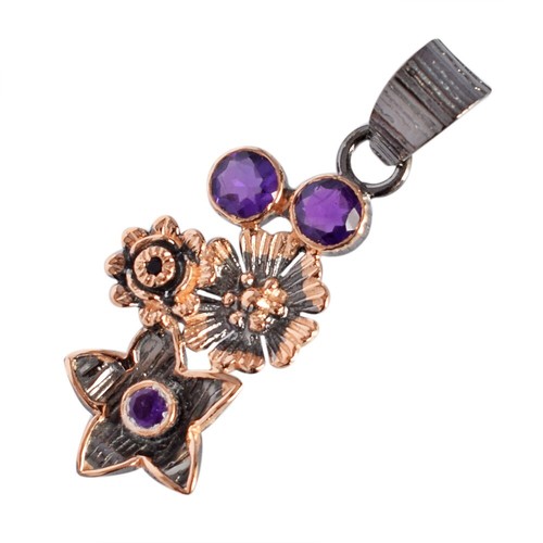 TONGARI Ratti 5.25 Ratti Médaillon Panna En émeraude Naturelle Réglable 4,00 Carats, Ajustable, Cristal, Émeraude