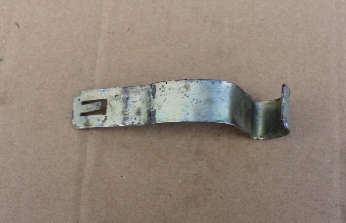 GENUINE MERCEDES-BENZ MB W126 W123 LIFTING JACK HOLDER SPRING  