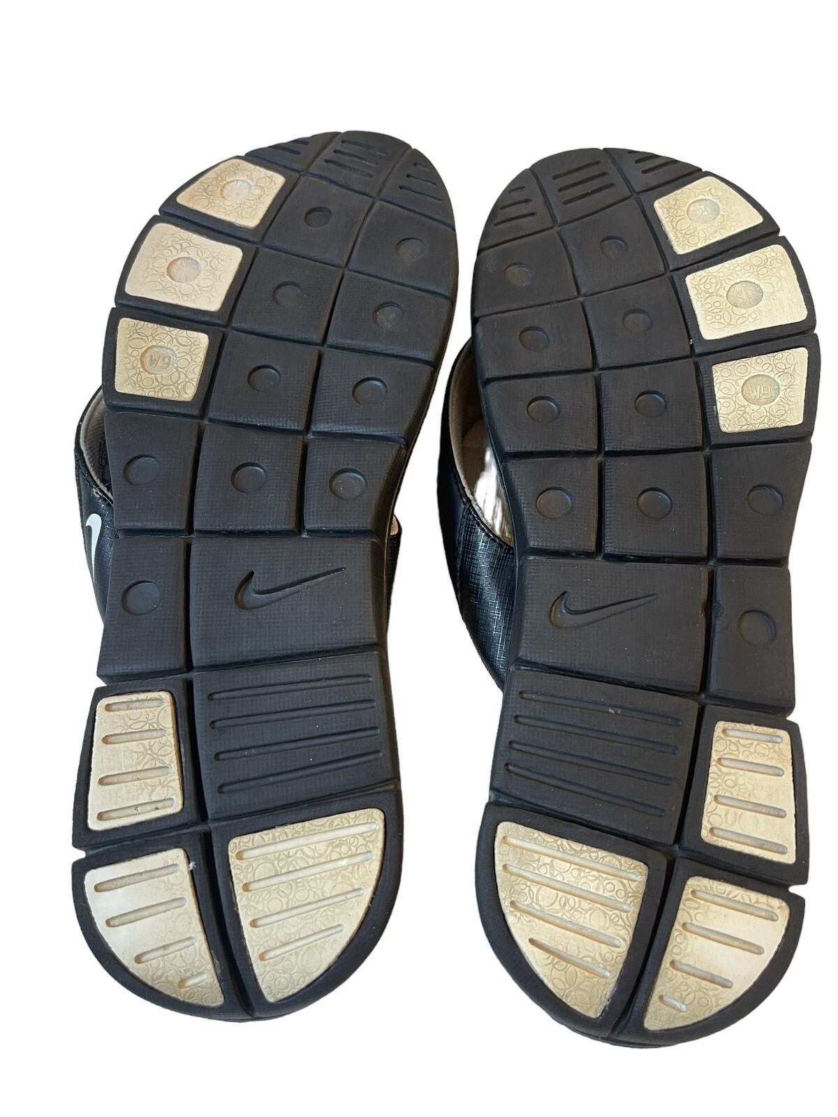 NIKE COMFORT FOOTBED BLACK & WHITE THONG SANDALS, SIZ… Gem