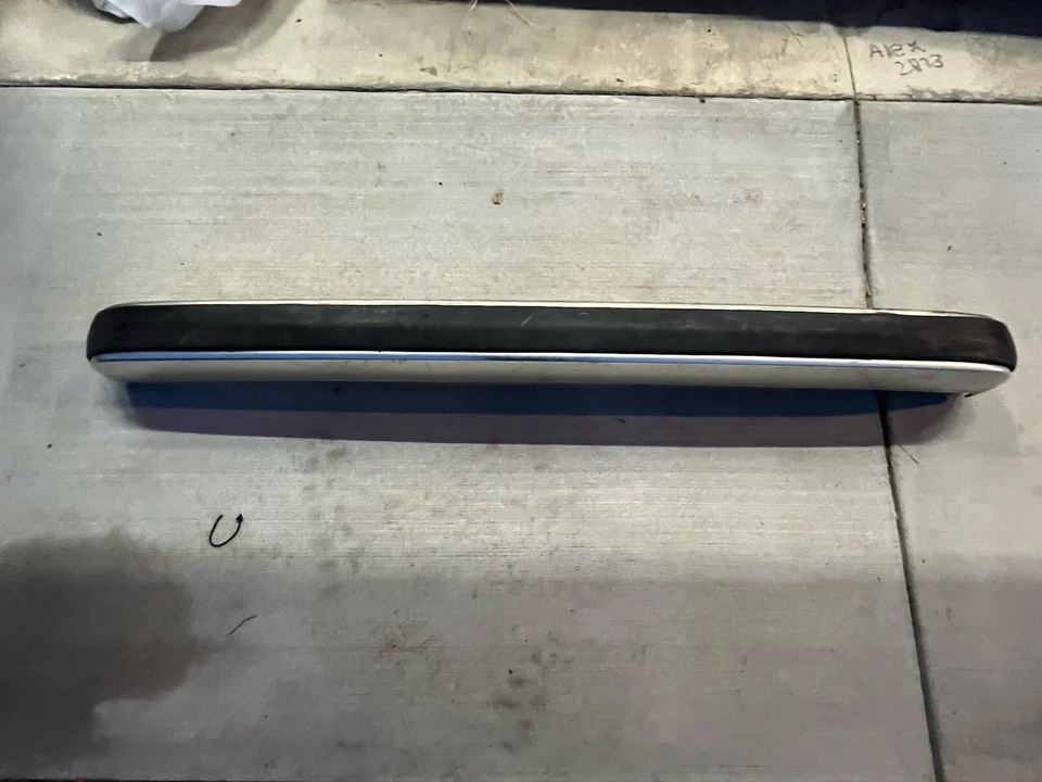 Parachoques trasero BMW 325Ee 325i 1986 1987 cupé E30 aluminio modelo antiguo Foto 2 de 4