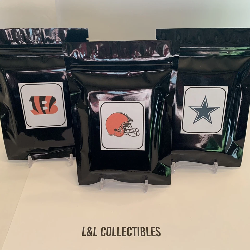 Paquetes de 18 cartas del equipo de la NFL incluyendo 1 parche, automático o #'ed. ¡Elige tu equipo! Hot Pack Foto 3 de 4