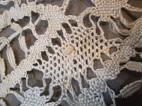 Vintage Blond Silk Handmade Bedfordshire Lace 94" x 3.50" wide - Picture 8 of 16