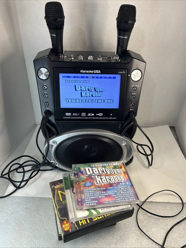 Karaoke USA DVD, CD, MP3 Player With 7in Screen GF829 2 Microphones Plus CDs - Image 2 of 4