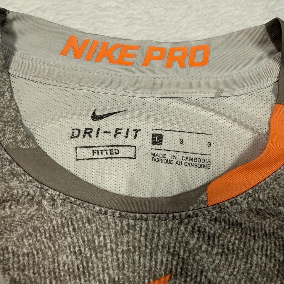 Camiseta Nike Pro masculina grande cinza laranja Dri-FIT ajustada treino atlético - Imagem 4 de 4