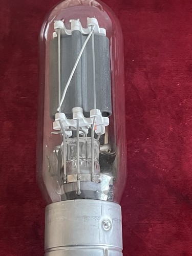 211 VT-4-C RCA Radiotron Tube - Picture 9 of 12