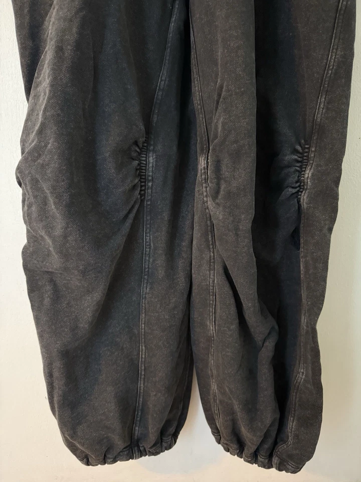 Top corsé Free People Movement para mujer con entrada en L de una pieza negro gris Foto 4 de 4