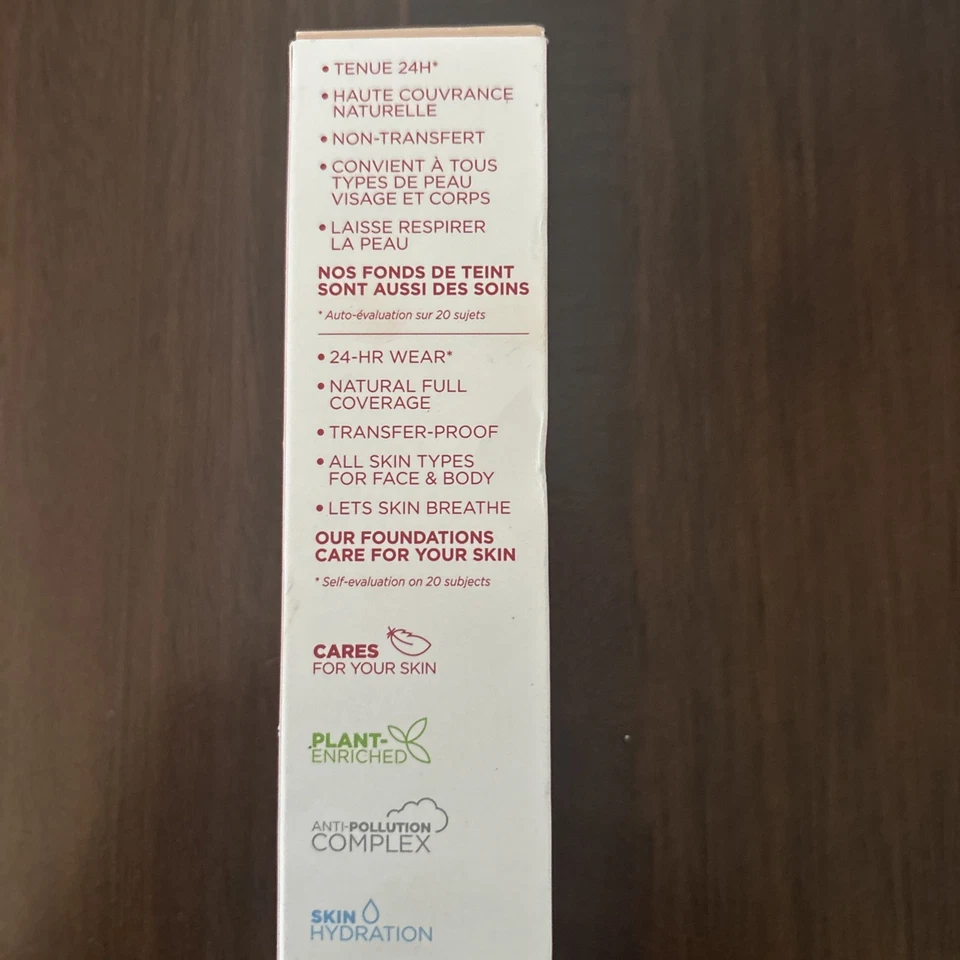 Clarins Paris 115.3 Everlasting Long-wearing & Hydrating Matte Foundation - Image 2 of 4