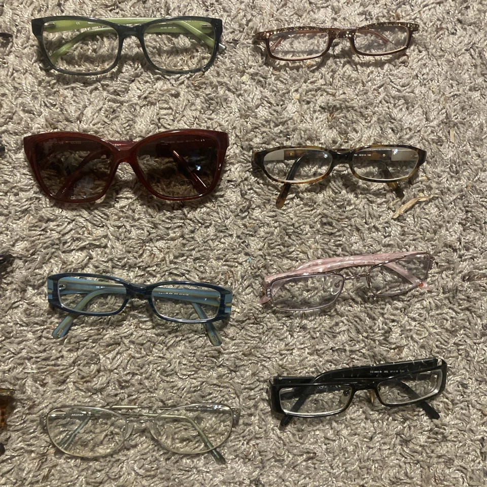 Lote 36 monturas de gafas lote mixto Ray Ban, Vogue, Giorgio Armani, Ralph Lauren Foto 3 de 4