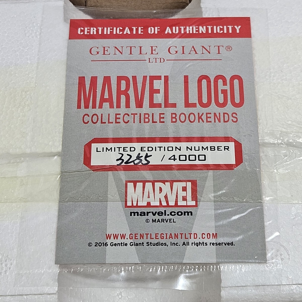 NEW Gentle Giant Marvel Comics Logo Sculpted Bookends Limited