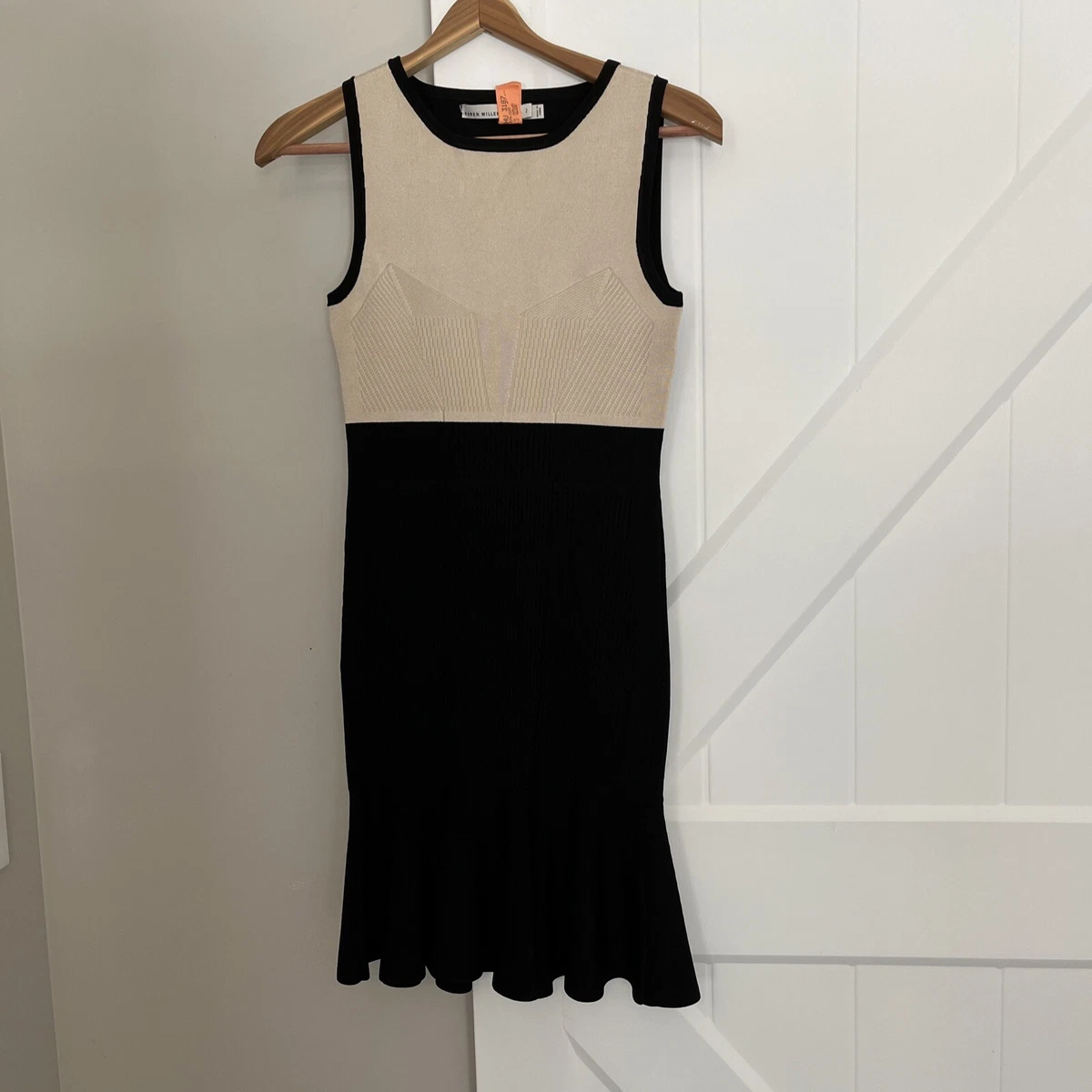 Karen Millen Black and Cream Dress. Fit And flare at Bottom. Size 2 EUC