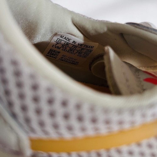 Adidas Ozweego Womens Sneakers Size 7 US Beige Pink Fluro Running New In Box - Picture 22 of 24