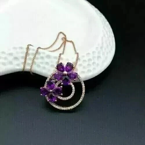 Bonito colgante para mujer de amatista simulada corte pera de 2 quilates enchapado en oro rosa de 14 quilates Foto 2 de 3