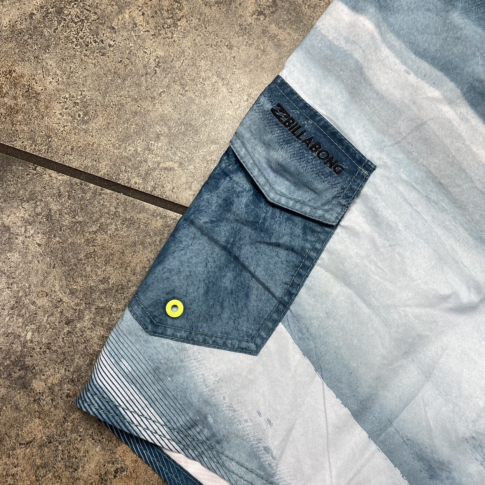 Men’s Billabong Bathing Suit Swim Trunks/Board Shorts… Gem