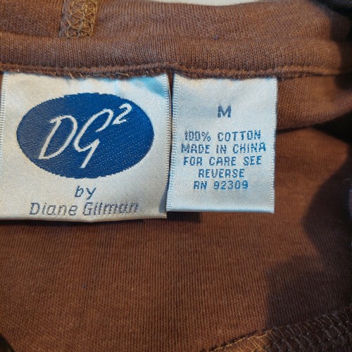 NUEVO CON ETIQUETAS DG2 (Diane Gilman) Sudadera con Capucha Marrón Medio con Bordados y Tachuelas Aspecto Occidental - Imagen 6 de 10