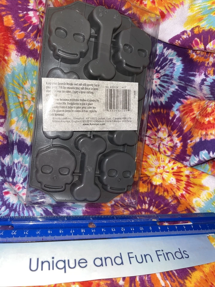 Bandeja para cubitos de hielo de calavera y hueso de Halloween Foto 2 de 4