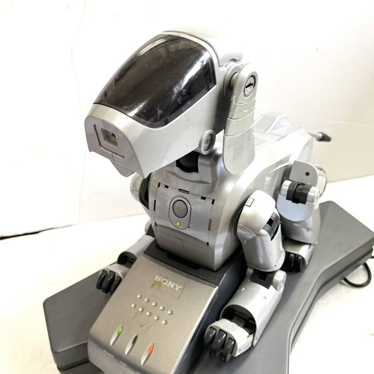 Sony AIBO ERS-111 Entertainment Robot Dog First generation w Sony AIBO ERS-111 Entertainment Robot Dog First generation w