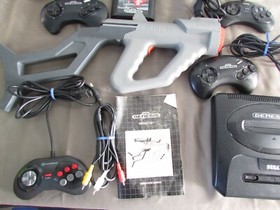 Sega MK-1631 Genesis 1 Console 4 controllers Games Gun Bundle Parts Only t8