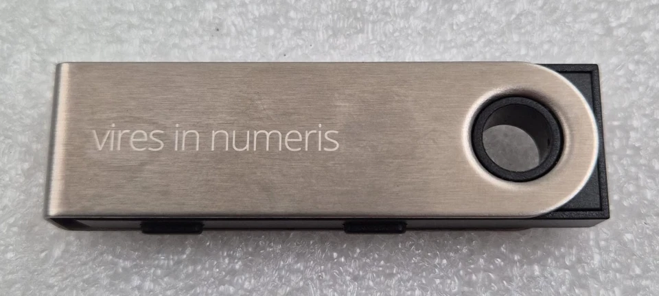 *NEW* Ledger Nano S Cryptocurrency Hardware Wallet (Black) - Image 4 of 4